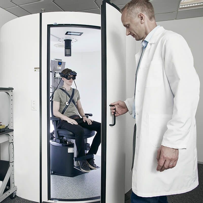 orion_at_comp_chair_environmental